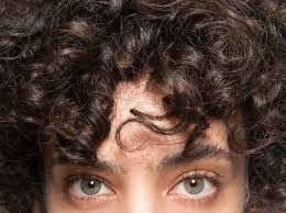 locken frisuren die schonsten haarschnitte fur frauen mit locken schone haarschnitte haarschnitt haarschnitt naturlocken