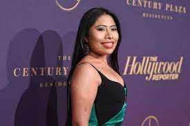 La actriz y activista mexicana yalitza aparicio ha publicado en sus redes sociales un mensaje en contra del racismo, en el que expresa su orgullo por su color de piel. 5 Times Yalitza Aparicio Broke Barriers For Indigenous Women