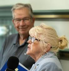 Politicians, business leaders meet to economic matters