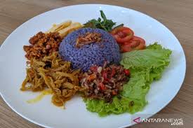 Namun sebuah penelitian baru mengungkapkan cara memasak nasi yang rendah kalori. Nasi Uduk Ungu Bunga Telang Cantik Di Mata Lezat Di Lidah Antara News
