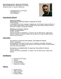 Este curriculum vitae pronto para editar pode se converter em uma poderosa ferramenta que te ajudará a causar uma boa primeira impressão e a cativar a atenção de um futuro recrutador. Curriculum Vitae Basico Para Completar En Word Modelo Gratis