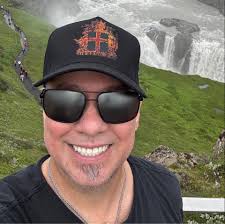 Who is the best swordsman in any genre, considering only skill and no  supernatural enhancements?