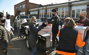 Best jewel thanksgiving dinner from 29 best images about crown jewel 1 12 holiday dinners on.source image: Jewel Osco Workers Customers Collected Thanksgiving Dinners That Were Donated To Saint James Parish Food Pantry To Be Passed Out Chicago Tribune