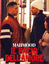 Il primo è lorenzo tobia marcucci, paparazzato con il cantautore l'anno scorso. Mahmood Chi Svela Il Nome Del Suo Fidanzato E Pubblica Le Foto Del Bacio Archivio Biccy It