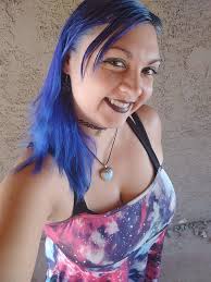 Are coloured contact lenses from convenience shops safe and what are some  recommended brands?