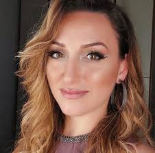 Who can do makeup for a wedding in Mykonos, Greece?