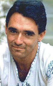 Mike Hussein's Instagram, Twitter & Facebook