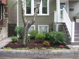 Front Back Yard Garden Designs In Chicago By 4 Seasons Painting Landscaping Front Yard Landscaping Front Yard Landscaping Pictures Small Garden Front Yard