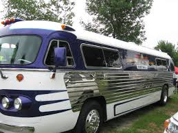One Of The Coolest Nicest Paint Jobs Ive Seen On A Flxible Loudonville Ohio 2012 Vintage Motorhome Rv Vehicle Vintage Trailers