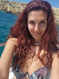 Въпрос към по-суетните в групата: Как ви се отразяват (все повече)  появяващите се и вече видими признаци на стареене? Противодействате ли  психически (по-скоро опитвате ли се) или просто се приемате без излишен