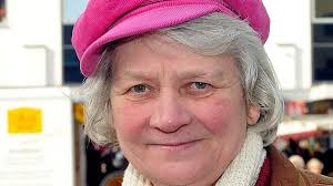 Kunden stehen trotz Krise zu Wochenmärkten in Wattenscheid