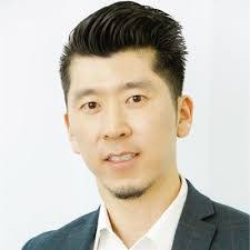 Eric Artzer's Instagram, Twitter & Facebook