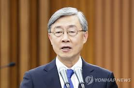 본관은 해주 최씨 서운부정공파 36대손이며, 경상남도 진해에서 4남 중 차남으로 태어났다. ìµœìž¬í˜• ê°ì‚¬ì›ì´ êµ­ì •ì› íŠ¹í™œë¹„ë„ íšŒê³„ ê°ì‚¬í•´ì•¼ ì¢…í•© ì—°í•©ë‰´ìŠ¤