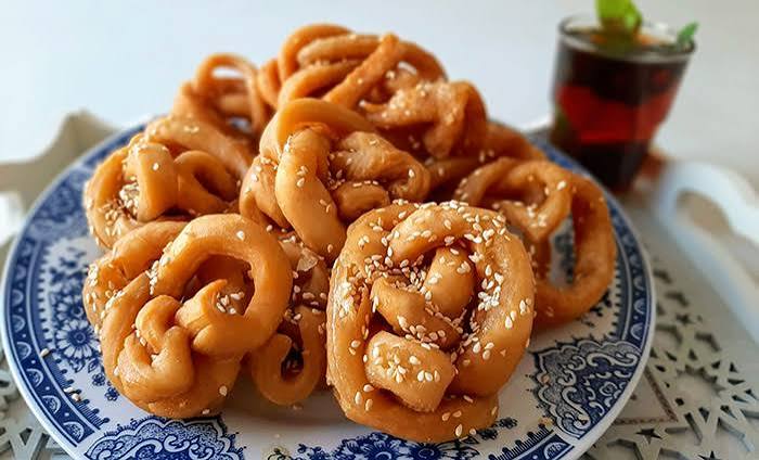 Chebakia, the Fried Moroccan Cookie Perfect for Hanukkah | Hadassah Magazine