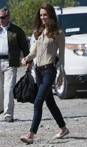 Kate Middleton Scores A J Brand Hat Trick In Canada Business Casual Outfits Skinny Jeans Ripped Pants Design