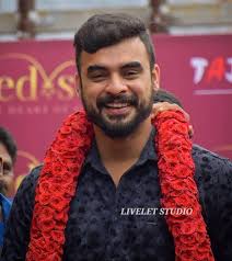Malayalam actor Tovino thomas Gallery : , Stills, First Look Posters of  Malayalam actor Tovino thomas Gallery Movie HD phone wallpaper