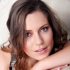 Chantelle Jones (@Chanjones85)