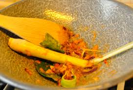 Bumbu nasi goreng adalah pasta bumbu nasi goreng instan yang dituangkan setelah menggoreng nasi putih. Sambal Goreng Tempeh Vegan Pisangsusu Com