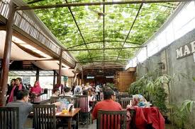 Kamu bisa memilih beragam model kamu juga bisa mendapatkan harga meja makan yang terbaik dan termurah di sini. 5 Rekomendasi Restoran Keluarga Di Jogja Paling Luas Catet