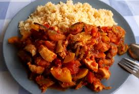 Eigenlijk aten we dat vrijwel bijna nooit, maar ik probeer de laatste tijd toch iets vaker vegetarisch te eten. Pieta S Hapjes Ratatouille Met Marokkaanse Kruiden Kip En Couscous