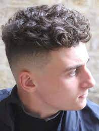33 Stunning Curly Hairstyle For Men With White Skin Vialaven Com Mens Hairstyles Curly Curly Hair Styles Curly Hair Men