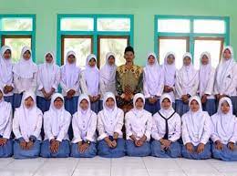 Sekolah harian biasa juga ada kelebihannya sendiri. 5 Pondok Pesantren Terbaik Dan Terbesar Di Kebumen Kuwaluhan Com