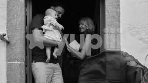 Σε πελάγη ευτυχίας πλέουν η τζένη μπαλατσινού και ο βασίλης κικίλιας , καθώς έναν χρόνο μετά τον γάμο τους περιμένουν το πρώτο τους παιδί. Basilhs Kikilias Tzenh Mpalatsinoy Ta Spania Stigmiotypa Apo Th Celebrities Eidhseis Yupiii Gr