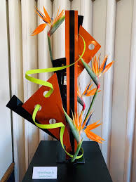 Ngc Angular Design Floral Arrangements Floral Design Flower Designs