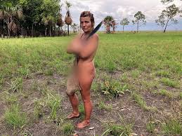 Isabela, la argentina que participa en el reality de supervivencia al  desnudo, reveló las intimidades detrás de su experiencia extrema: Estar en  el medio de la selva atravesando mi periodo fue lo