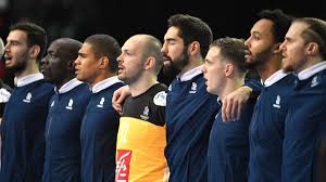 Juni 2021) die französische fußballnationalmannschaft der männer ( französisch équipe de france de football) häufig auch les bleus (nach den traditionell blauen trikots) oder in deutschsprachigen medien équipe tricolore (nach der flagge frankreichs) genannt, ist eine der erfolgreichsten nationalmannschaften im fußball. Handball Wm 2017 So Sehen Sie Das Eroffnungsspiel Frankreich Gegen Brasilien Heute Im Live Stream Mehr Sport