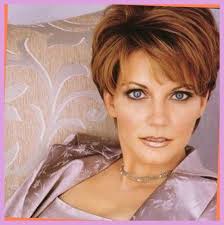 Martina Mcbride Short Hairstyles Martina Mcbride Short Hair Cute Short Flippy Hair Hair Pi Short Shag Hairstyles Martina Mcbride Hairstyles Short Hair Styles