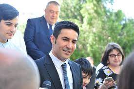Europarlamentarul psd claudiu manda a fost trimis in judecata de dna pentru ca a folosit influenta si autoritatea ce decurgeau din calitatea de presedinte al organizatiei judetene, se mentioneaza in rechizitoriu. Xxefnksspsk6vm