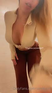 Watch online VANESSITA aka Vanebp19 OnlyFans - Hey baby Im online and  horny I want your cum now on X-video