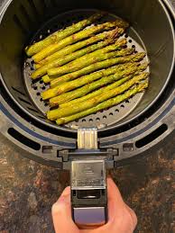 Set the air fryer to 400 degrees and set the timer for 8 minutes. Air Fryer Roasted Asparagus Melanie Cooks