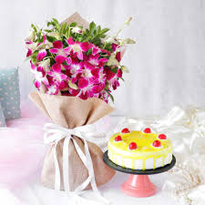We at bangalore florist, are glad to offers you most beautiful flower range i would love to thank you from the bottom of my heart for that absolutely gorgeous cake that you made on my sister's birthday. Order Orchids In Jute Wrapping Ribbon Bouquet With Pineapple Cake Eggless Half Kg Online At Best Price Free Delivery Igp Flowers