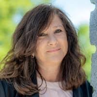 Karen Samuelson's Instagram, Twitter & Facebook