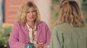 Jennifer gênée face à Barbara... (vidéo épisode du 3 novembre) - Plus Belle  La Vie le site des fans - Plus Belle La Vie spoiler