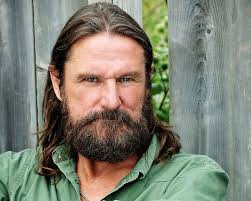 Albert Valladares served as the stunt performer for Ultraman in 'SUPERMAN'.  His credits include: • 'Batman v Superman' • 'Zack Snyder's Justice League'  • 'Army of the Dead' • 'Rebel Moon: Part 1 & 2'