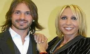Últimas noticias sobre novio de laura bozzo. Que Pase El Desgraciado Novio De Laura Bozzo La Borro De Su Piel