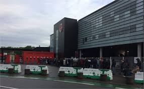It is not unknown for confirmed deals to be cancelled at a later date. Ils Veulent Un Billet Pour La Finale La Longue File D Attente Des Supporters Du Stade Toulousain Actu Toulouse