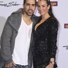 Sie ist eine jüngere schwester von sängerin sarah connor (40). Anna Maria Ferchichi 1 Treffen Mit Bushido Bunte De