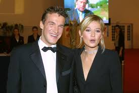 Gêne palpable lorsqu'elle parle de son ex, benjamin castaldi. Flavie Flament Et Benjamin Castaldi Reunis Pour Leur Fils Enzo