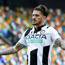 L'argentino ha iniziato alla grande la stagione con l'udinese nei mesi scorsi, come riporta calciomercato.it, il nome dell'ex valencia è stato accostato a diverse squadre italiane, come fiorentina, inter, napoli e milan. Milan Visiert De Paul An