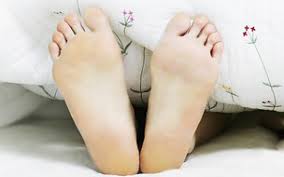 Difficile de faire de paisibles promenades avec des cors aux pieds. Ampoules Cors Durillons Soigner Les Pieds