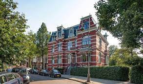 In 1998 debuteerde plessen op de televisie in de soapserie onderweg. In Het Allerduurste Huis Van Nederland Slapen 6 Auto S Autoblog Nl