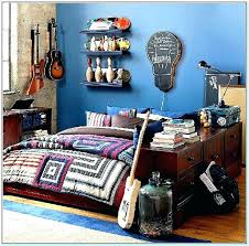 Or maybe to cuddle and watch movies in bed? Cool Stuff For Teenage Guys Rooms Room Decorations Ideas Bedroom Boy Things To Do In The Atmosphere Teen Girls Homes Inside Normal Boys Gifts Girl Bedrooms Black Apppie Org