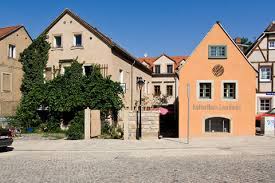 Jump to navigation jump to search. Mit Rechten Lesen Das Buchhaus Loschwitz Als Wichtiger Rechter Knotenpunkt In Dresden