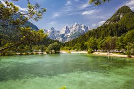 Slowenien liegt in südeuropa und erstreckt sich zwischen den östlichen alpen und der nordöstlichen adria. Slowenien Offroad Ein Land In Weiss Blau Und Grun