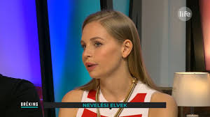 Dániel gyurta is a 31 year old hungarian swimmer. Iszak Eszti 15 Evesen Egy Hipermarketben Dolgozott Hogy Legyen Penze