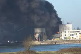 De brandweer heeft binnen vijf minuten opgeschaald naar. 8iklfuxdf9wekm